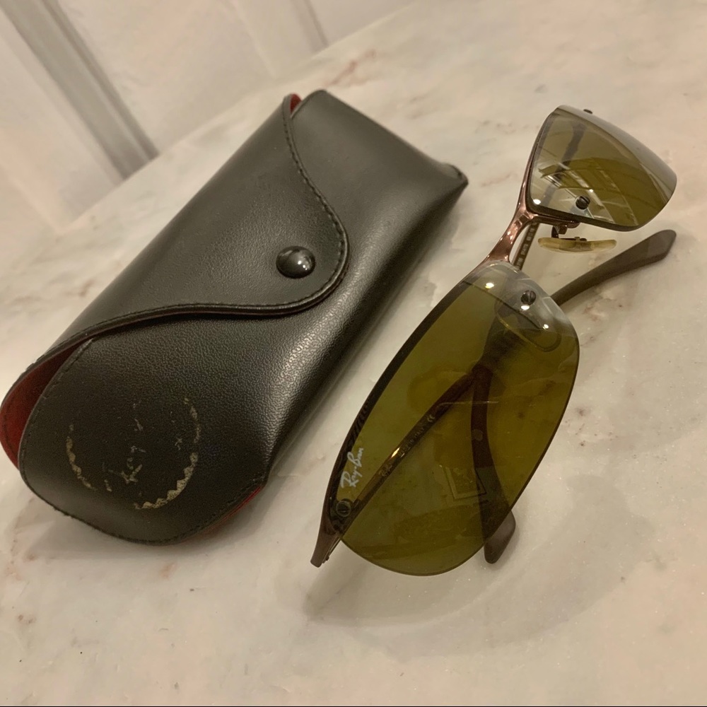 Ray-Ban sunglasses in very good condition